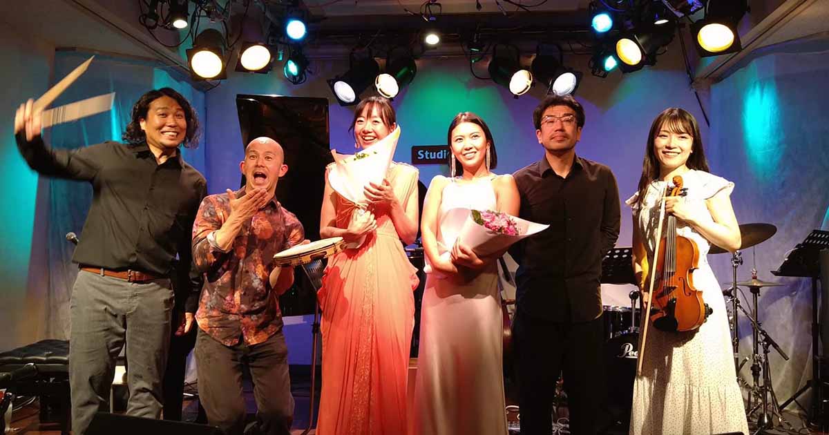 柏スタジオWoo中島有美＆眞間麻美 Birthday Spercial Trio Live vol.4のライブ後の集合写真